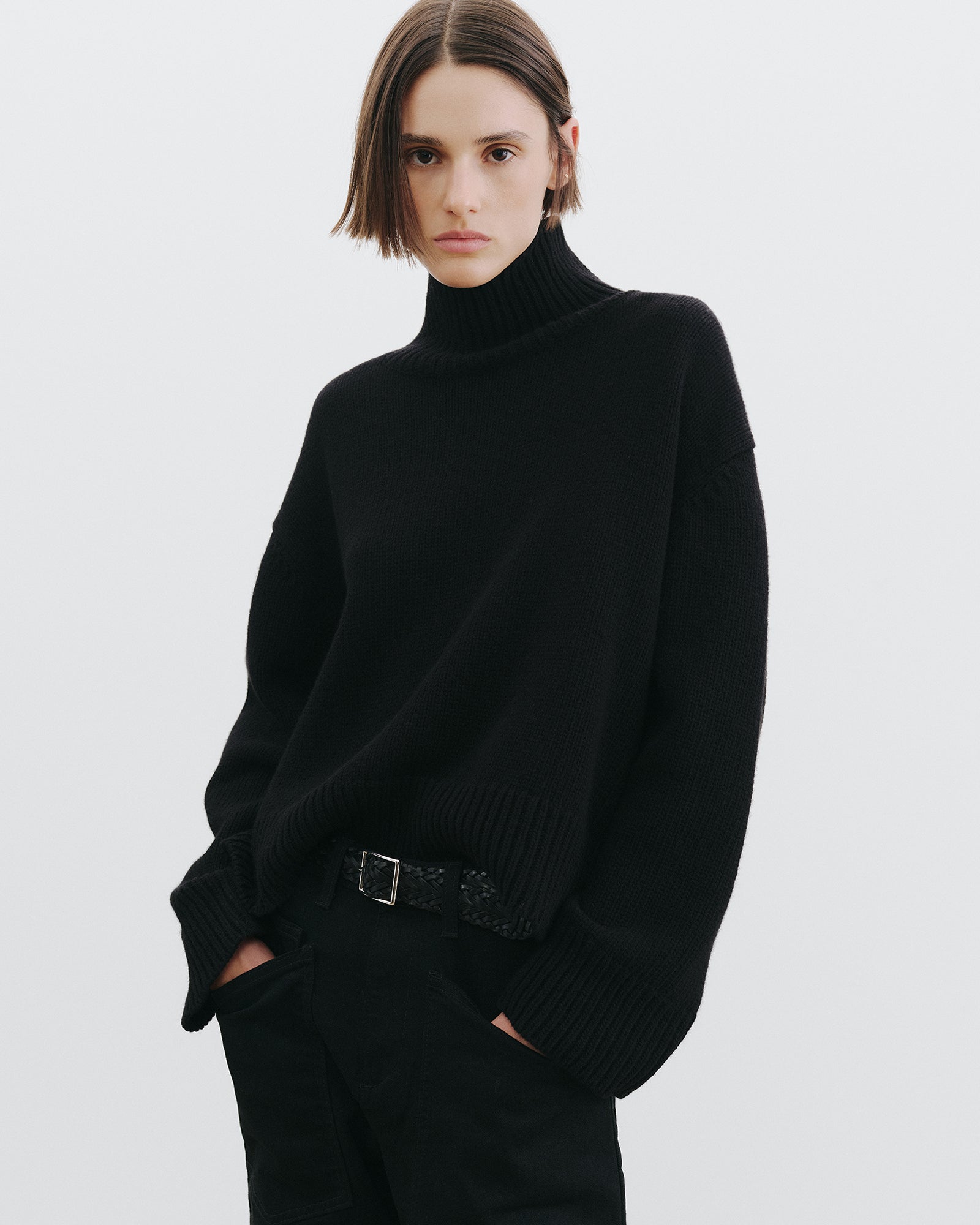 ○★新品未使用　MARK&LONA　防風 クルーニット　38　ブラック NILILOTAN_R26PDP_LOOK_1_0177_b