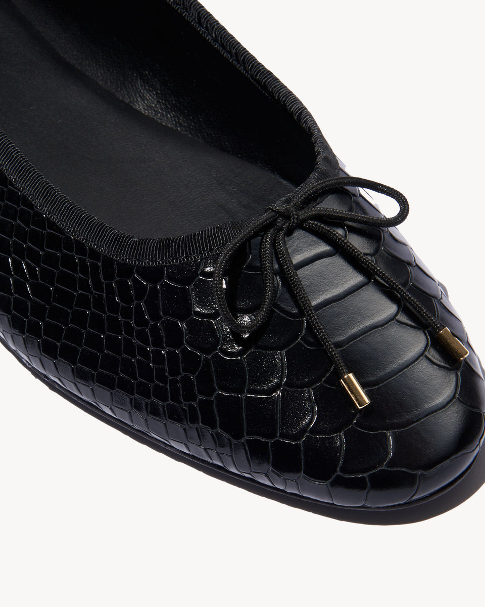 LEATHER BALLET FLAT IN BLACK