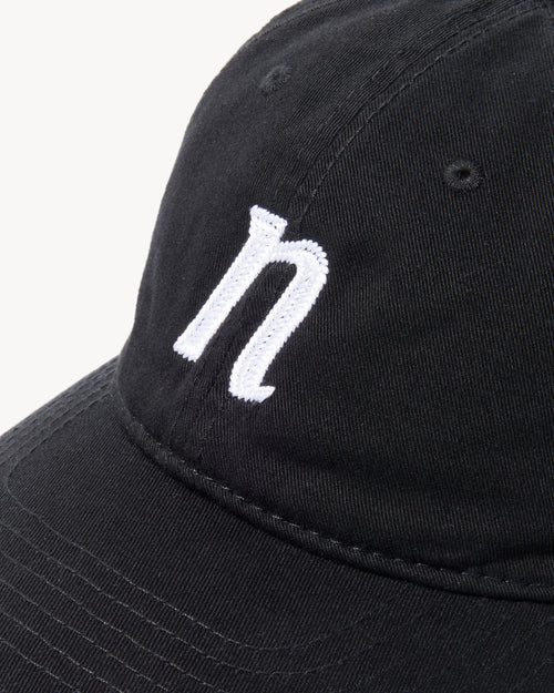 BASEBALL HAT IN BLACK