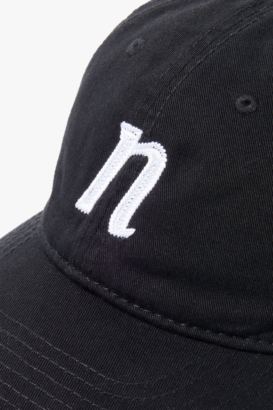 BASEBALL HAT IN BLACK