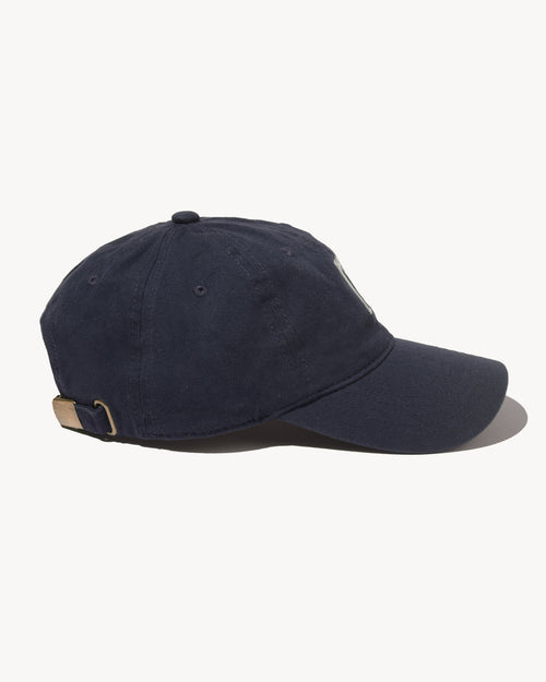 BASEBALL HAT IN NAVY
