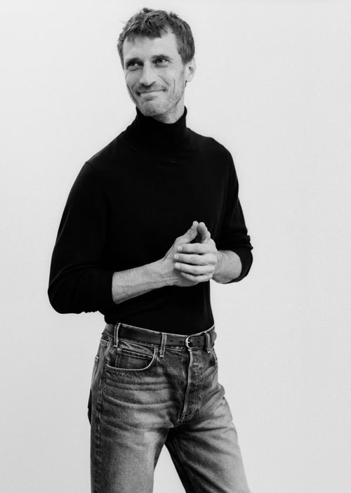 ASHER SWEATER IN BLACK