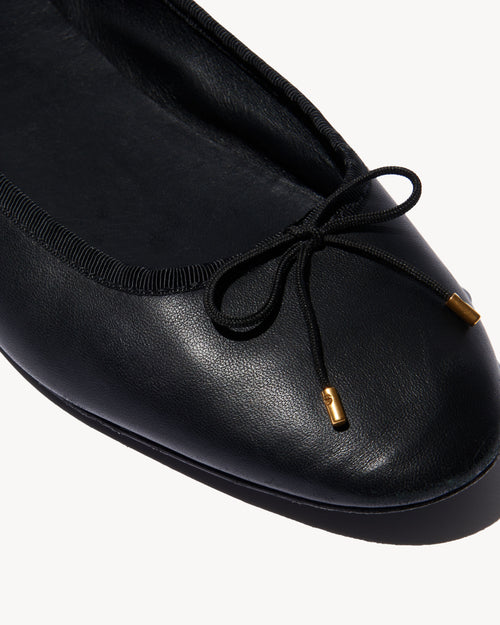 LEATHER BALLET FLAT IN BLACK