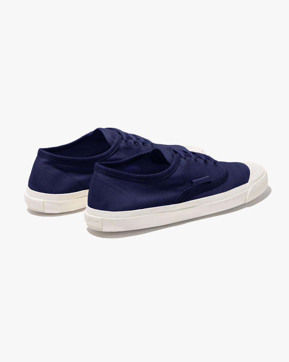 CANVAS SNEAKER IN NAVY