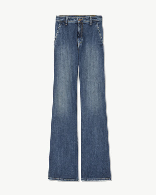 ANNA JEAN IN CLASSIC WASH