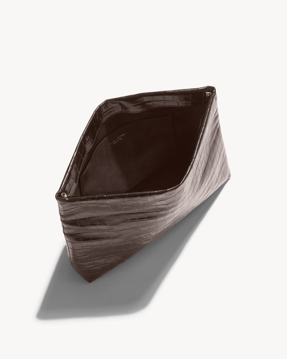 JERRY CLUTCH IN CHOCOLATE BROWN