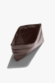 JERRY CLUTCH IN CHOCOLATE BROWN