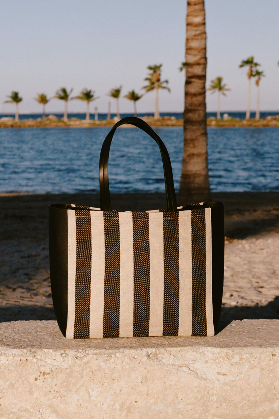 MEDIUM KEITH BAG WITH COMBO IN BLACK/NATURAL STRIPE