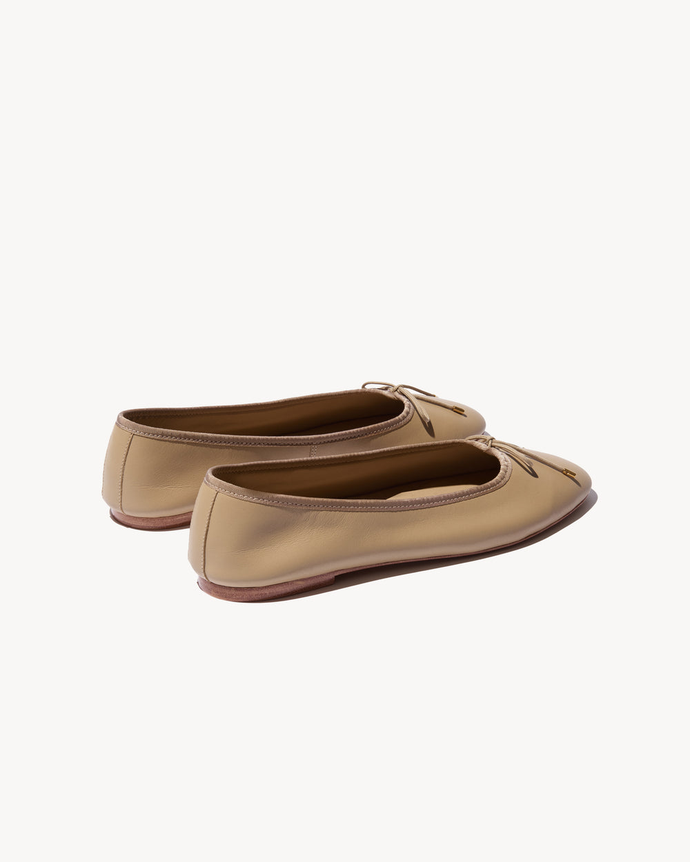 LEATHER BALLET FLAT IN SAND