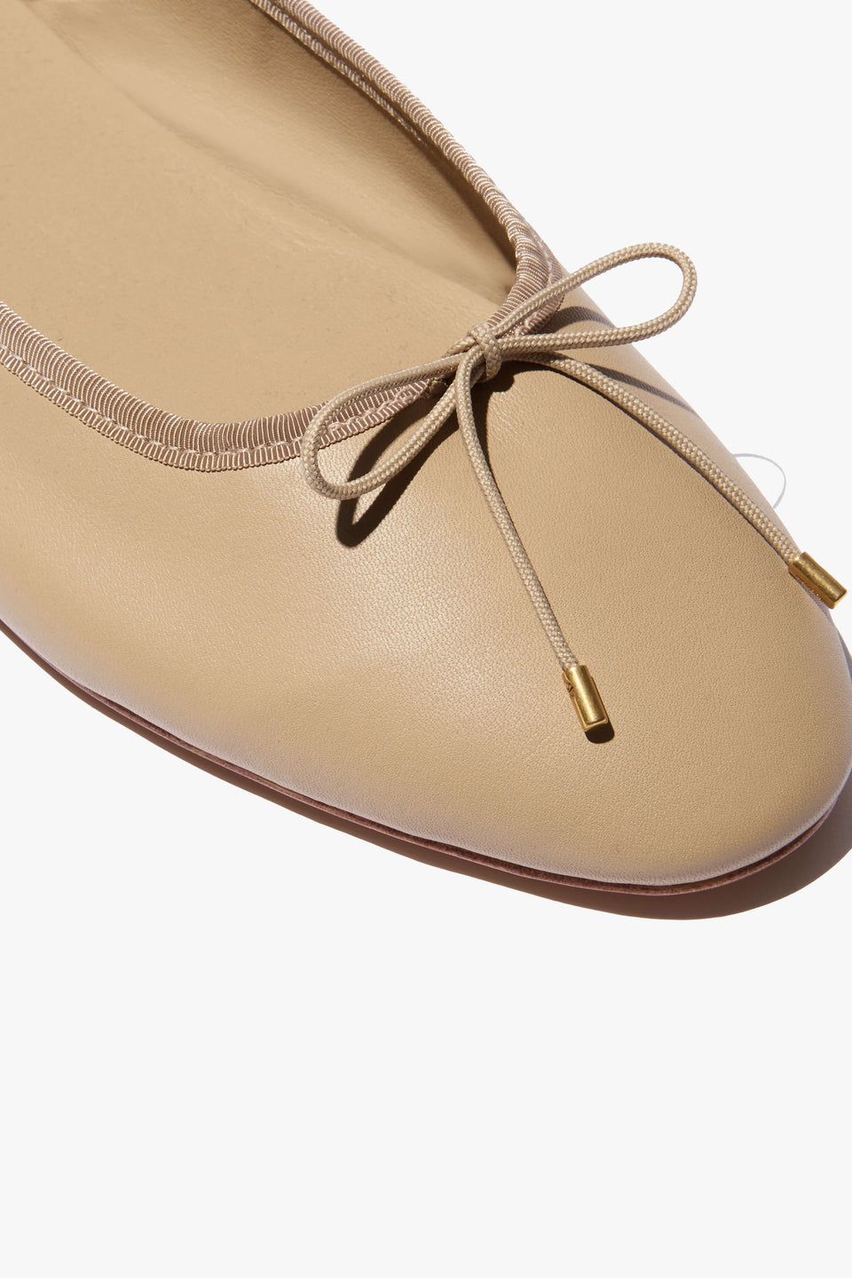 LEATHER BALLET FLAT IN SAND