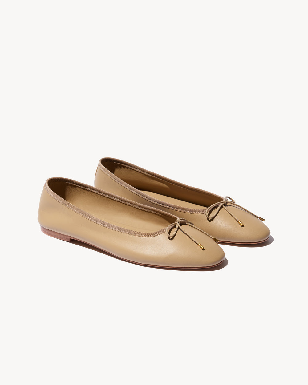 LEATHER BALLET FLAT IN SAND