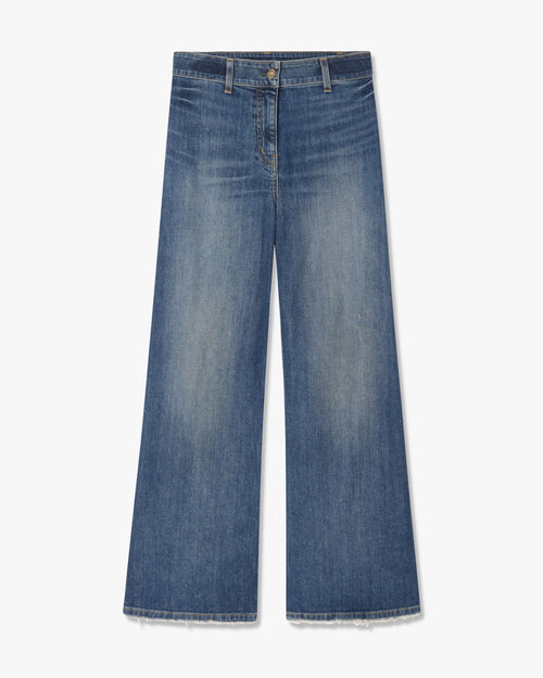 MEGAN JEAN IN CLASSIC WASH
