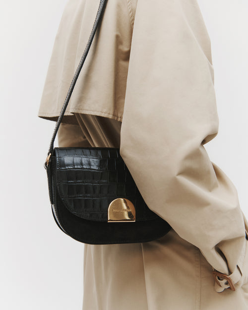 LE ELLIE SADDLE BAG IN BLACK AND GOLD