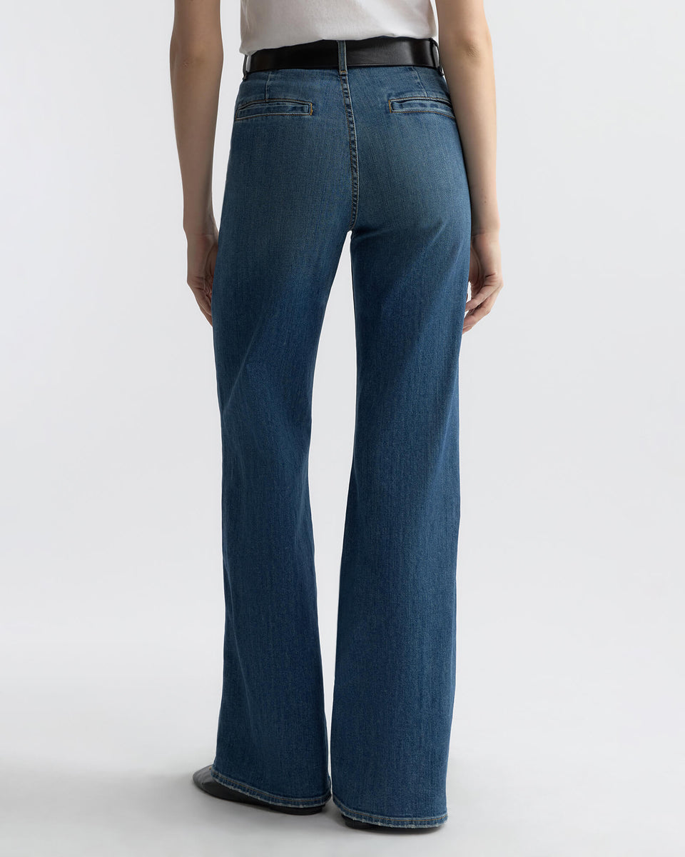 ANNA JEAN IN CLASSIC WASH