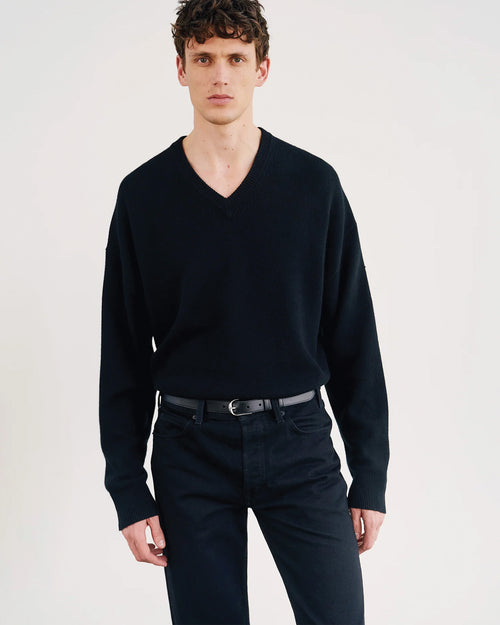 HAGEN CASHMERE SWEATER IN BLACK