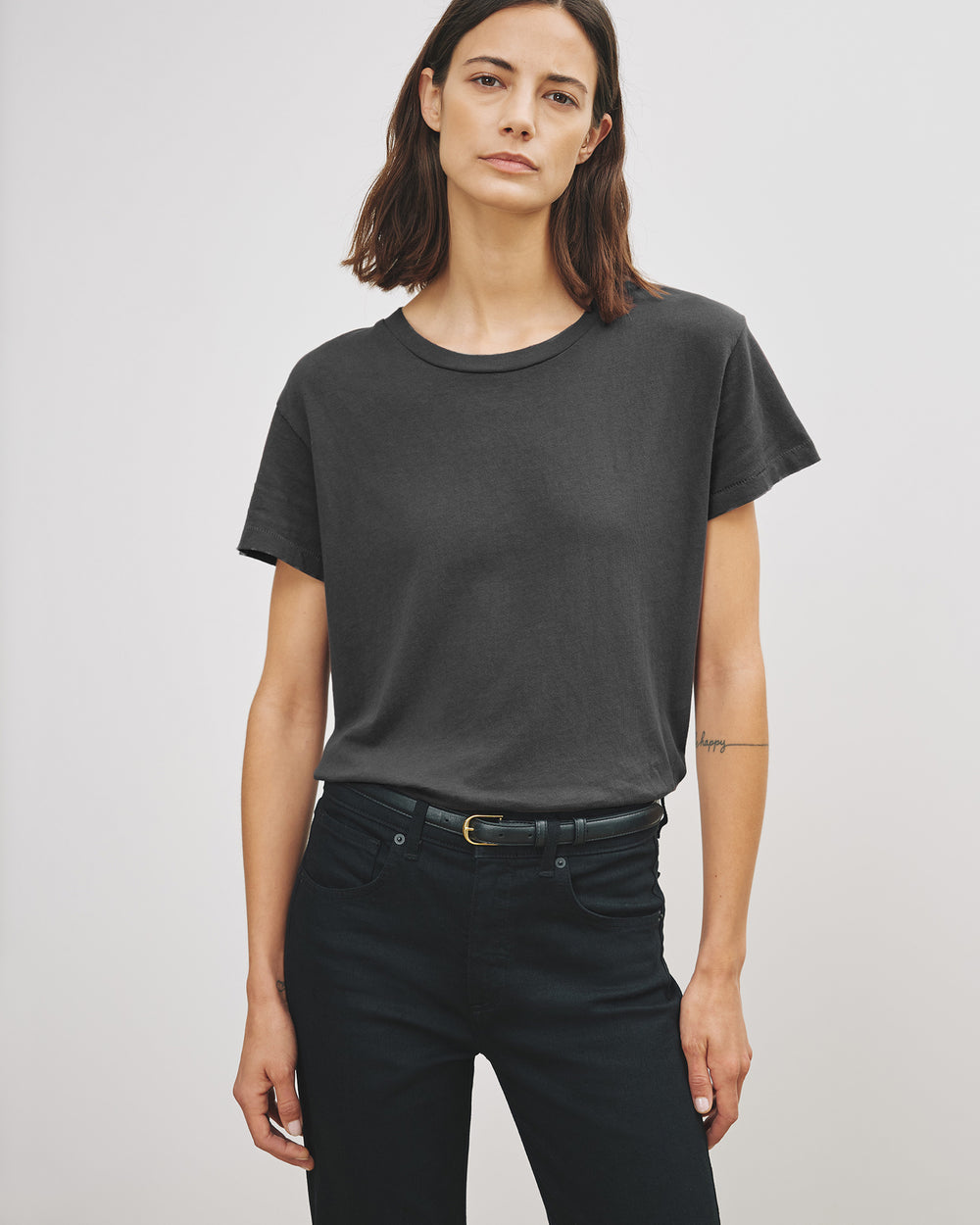 BRADY TEE IN CHARCOAL GREY