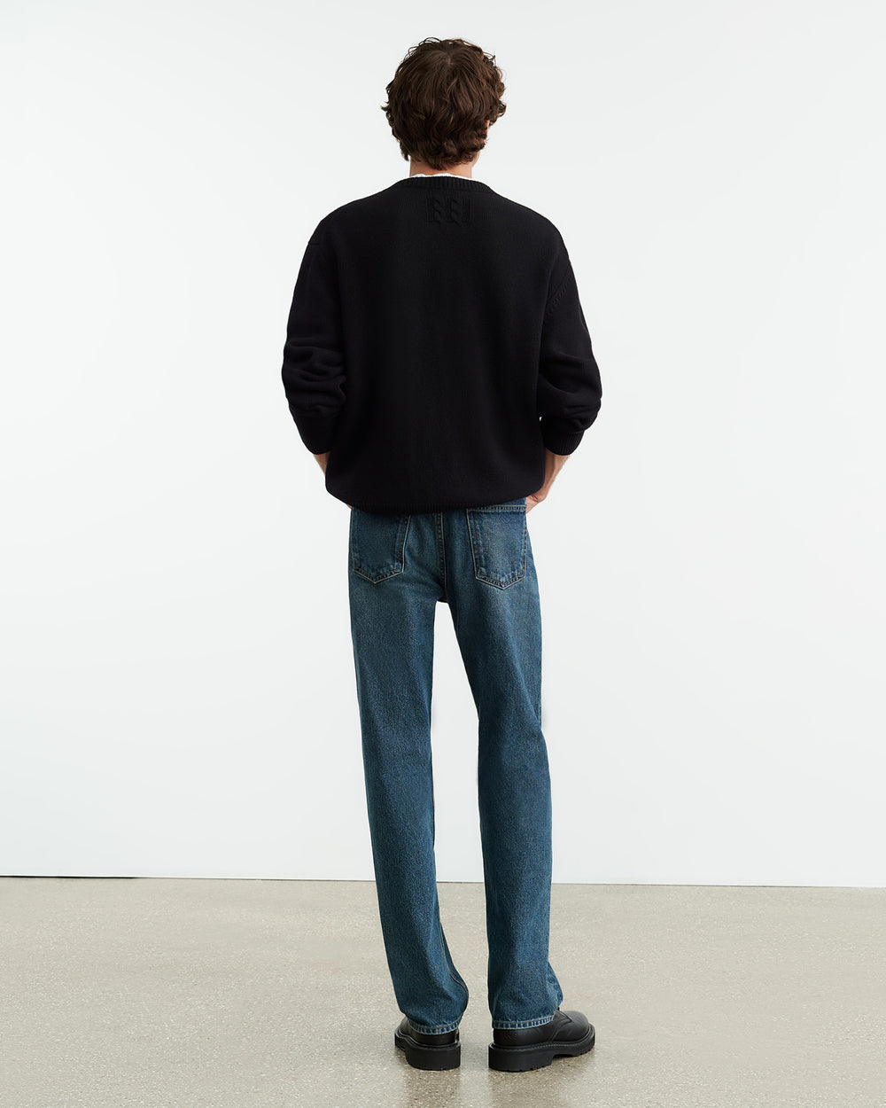MADDOX SWEATER IN BLACK