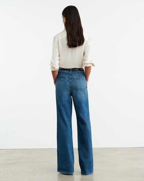 FLORA JEAN IN CLASSIC WASH