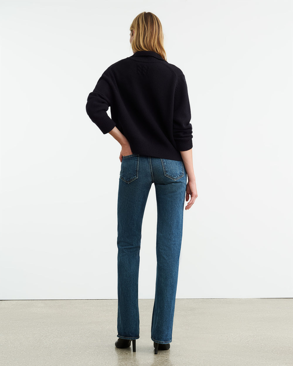 RENATA CASHMERE SWEATER IN DARK NAVY