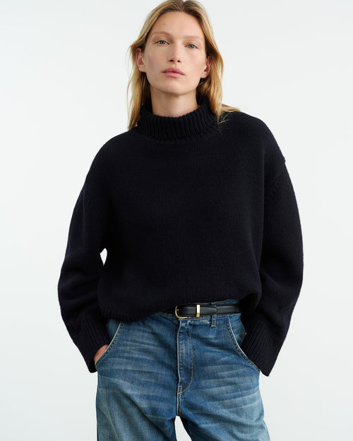 OMAIRA SWEATER IN DARK NAVY