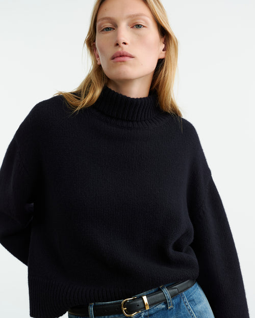 OMAIRA SWEATER IN DARK NAVY