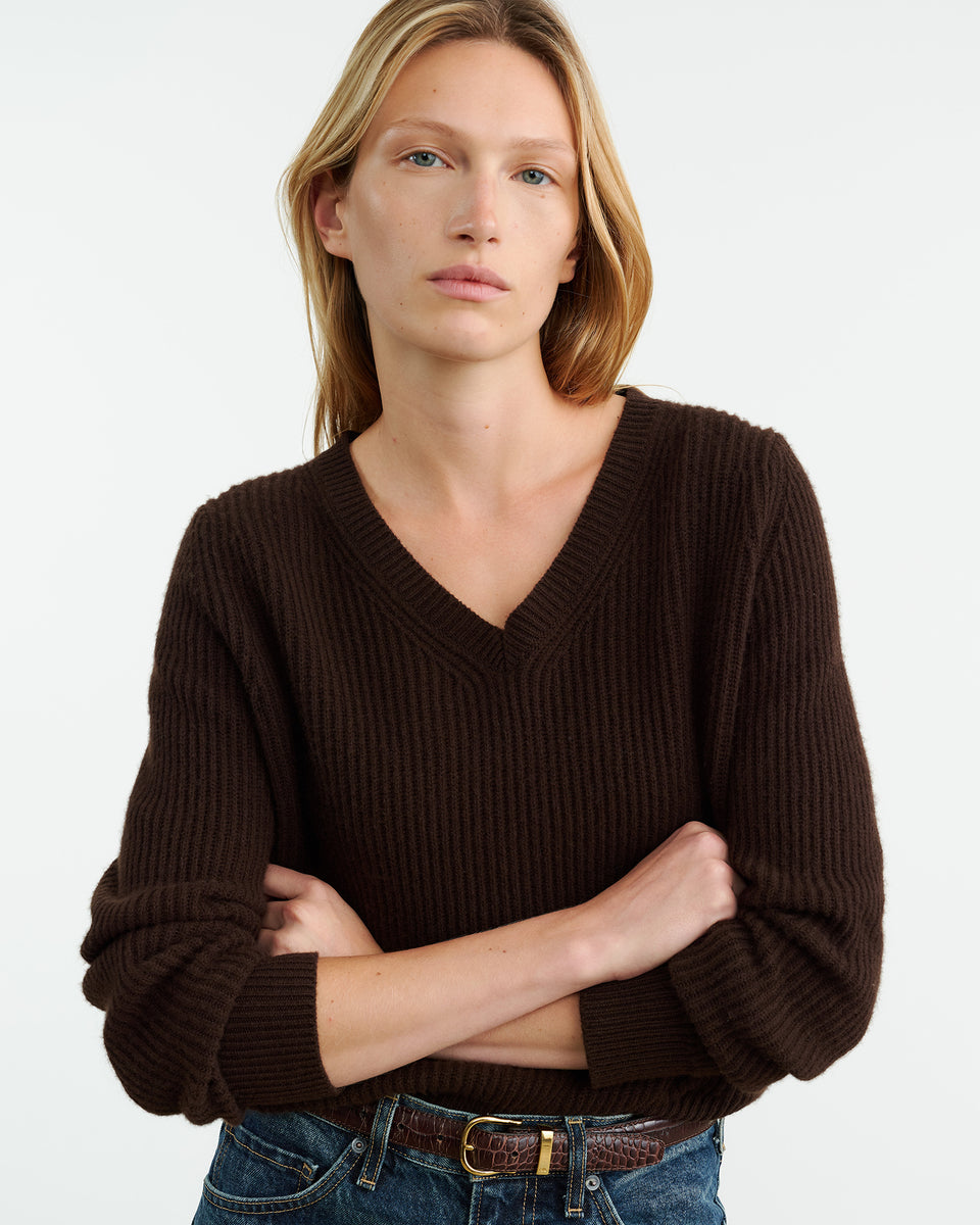 KORINA CASHMERE SWEATER IN ESPRESSO