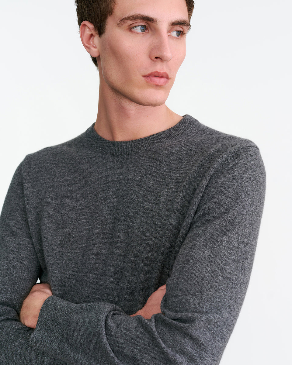 JULIUS CASHMERE SWEATER IN GREY MELANGE