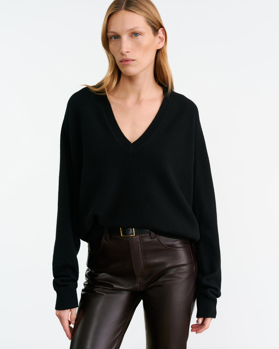 FERON CASHMERE SWEATER IN BLACK