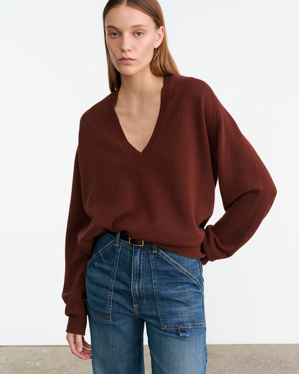 FERON CASHMERE SWEATER IN DARK RUST