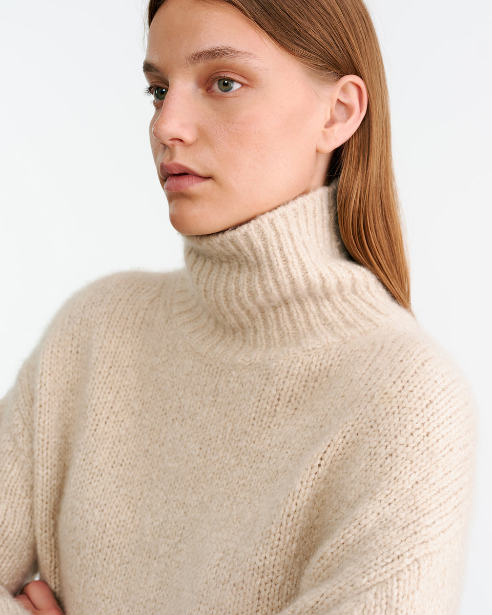 TABITHA CASHMERE SWEATER IN BEIGE MELANGE