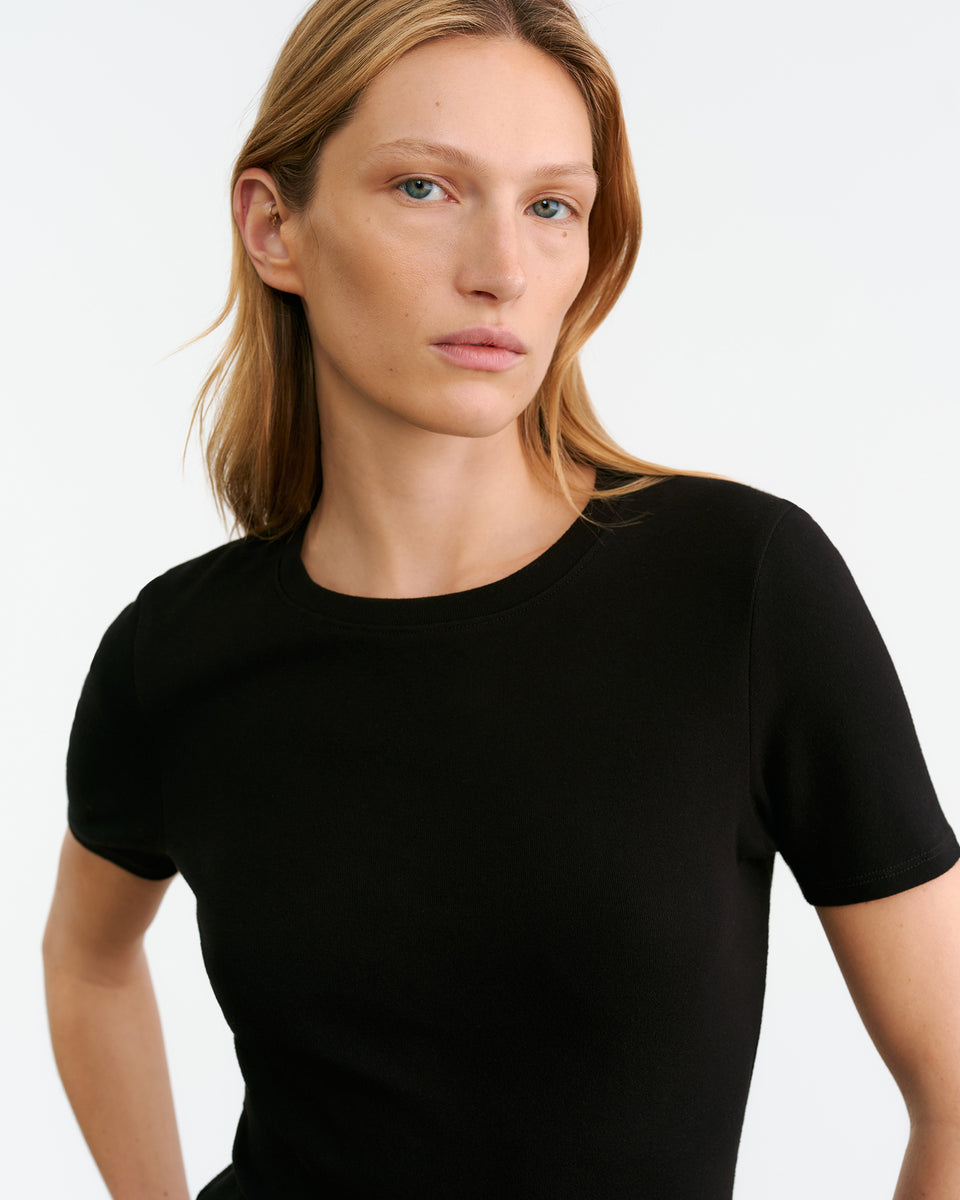 ELIN TEE IN BLACK