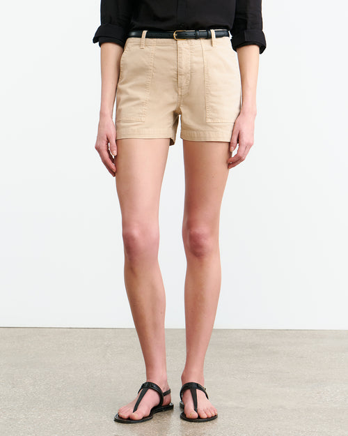 UTILITY SHORT IN SANDSTONE