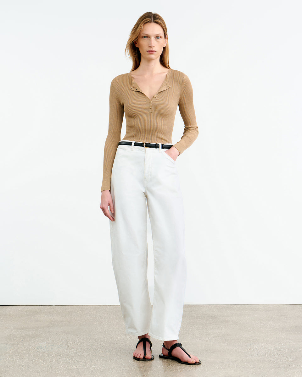 KYRIE SILK KNIT SWEATER IN CAMEL