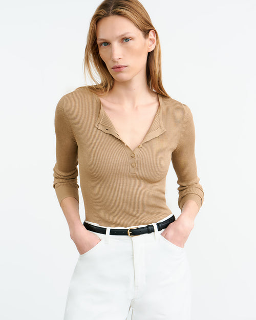 KYRIE SILK KNIT SWEATER IN CAMEL