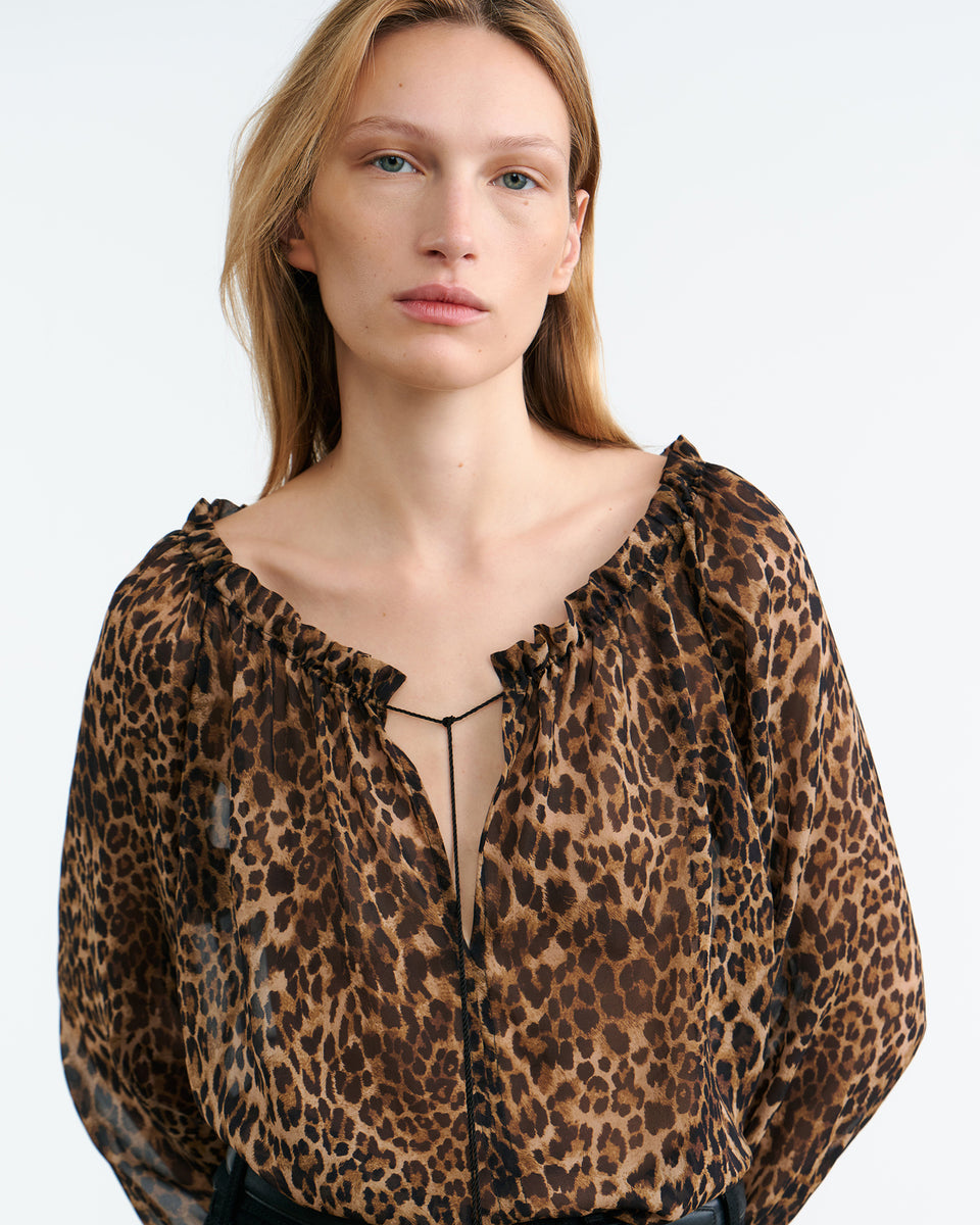 CARLEY SILK BLOUSE IN VINTAGE LEOPARD PRINT