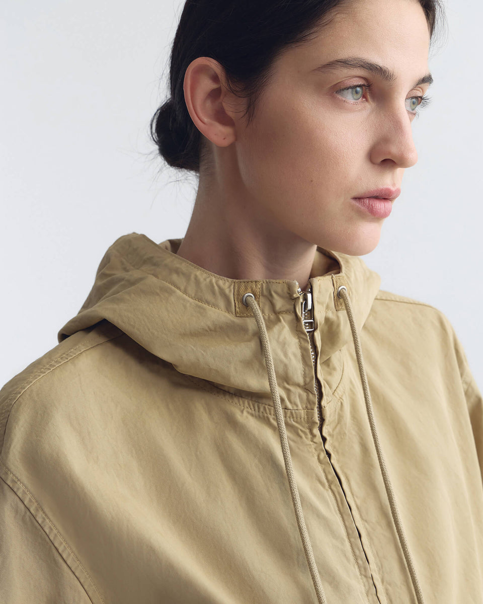 CLYDE HOODED WINDBREAKER IN SOLSTICE