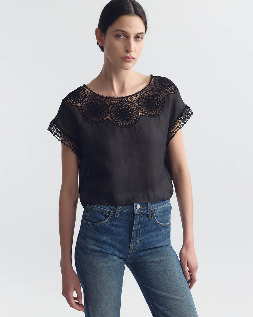 CAILA TOP IN BLACK