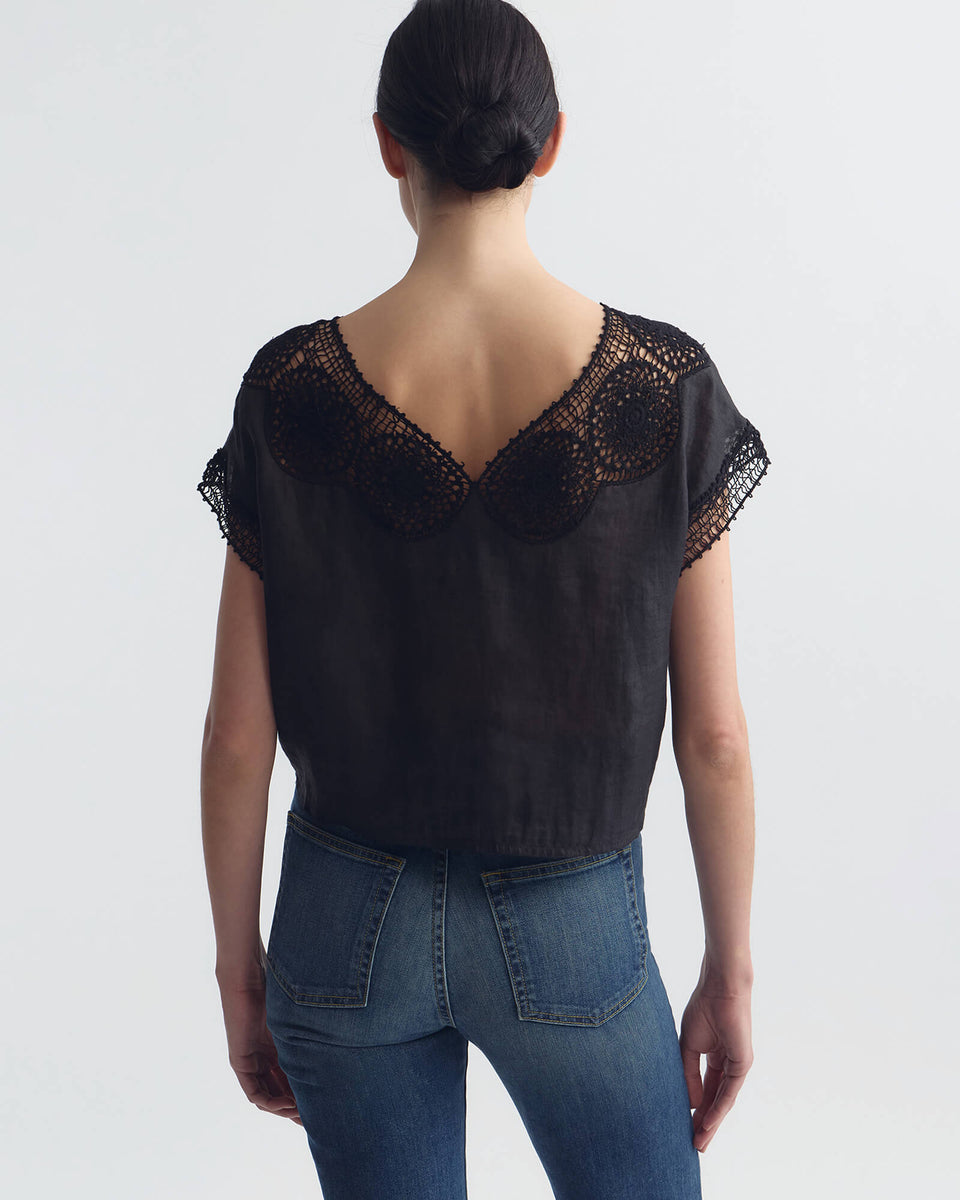 CAILA TOP IN BLACK