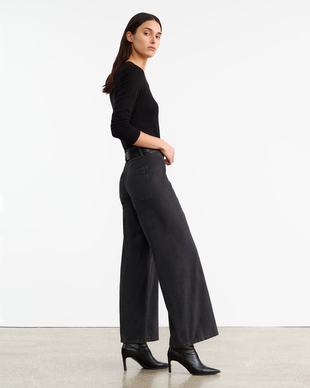 MEGAN PANT IN CARBON
