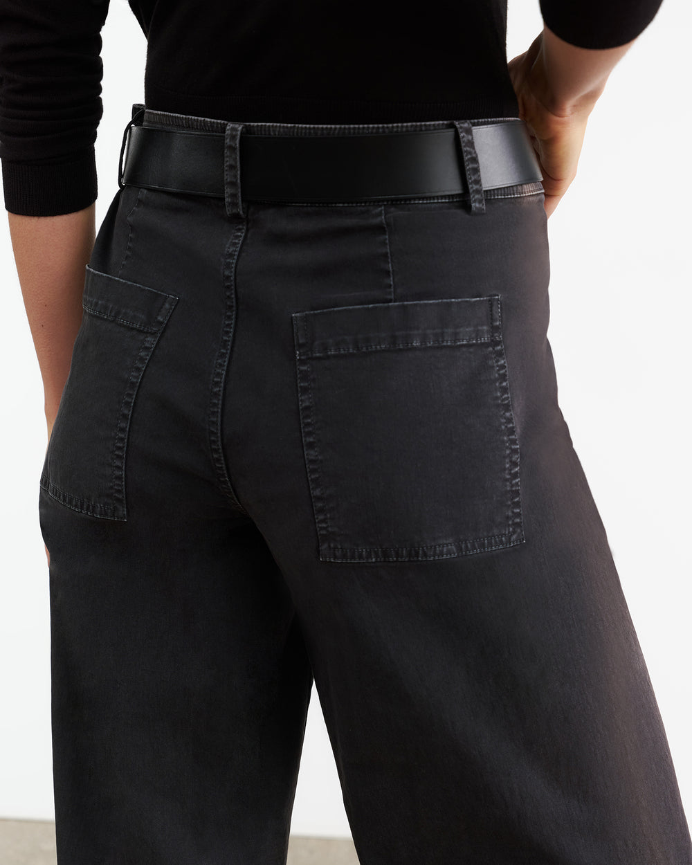 MEGAN PANT IN CARBON