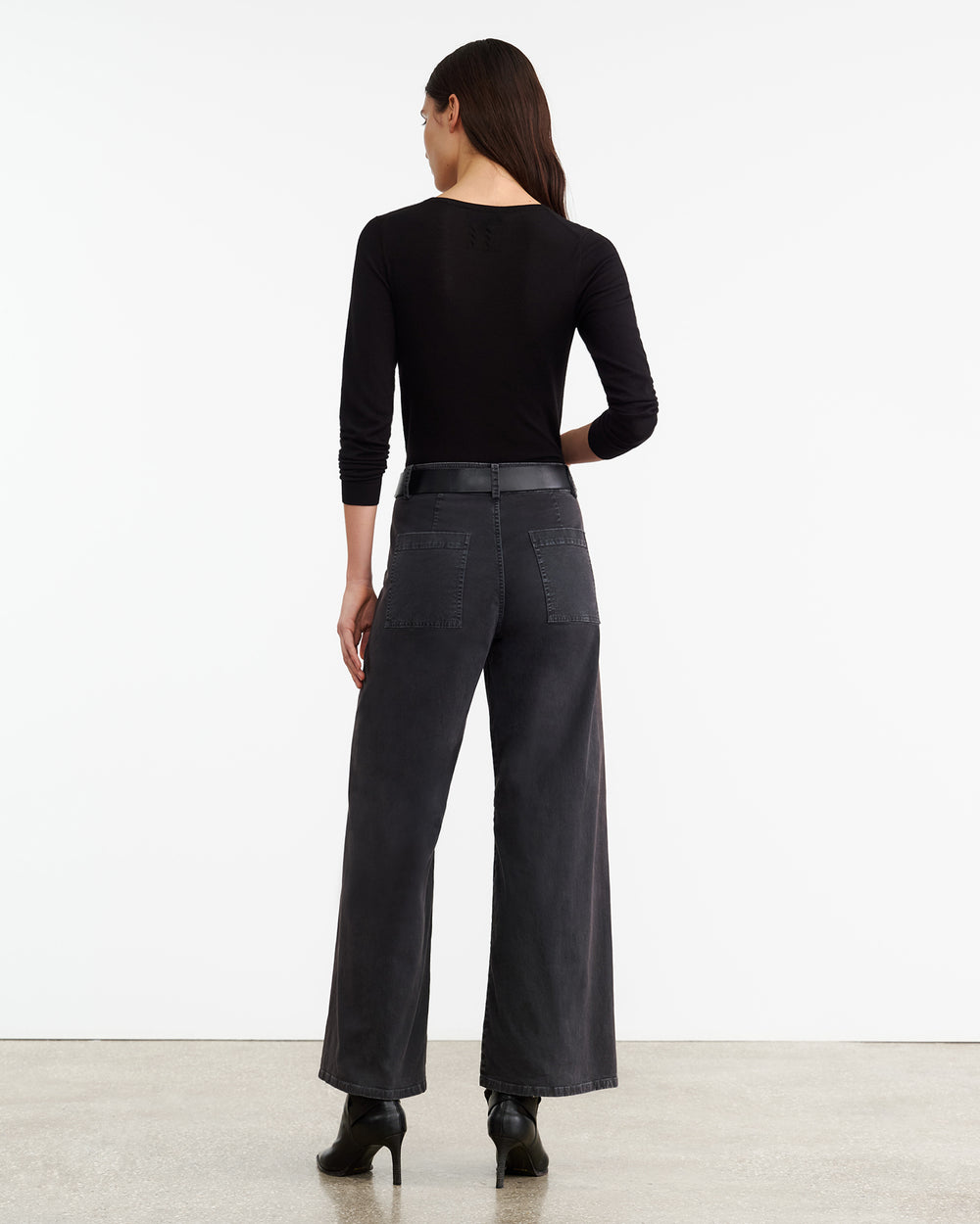 MEGAN PANT IN CARBON
