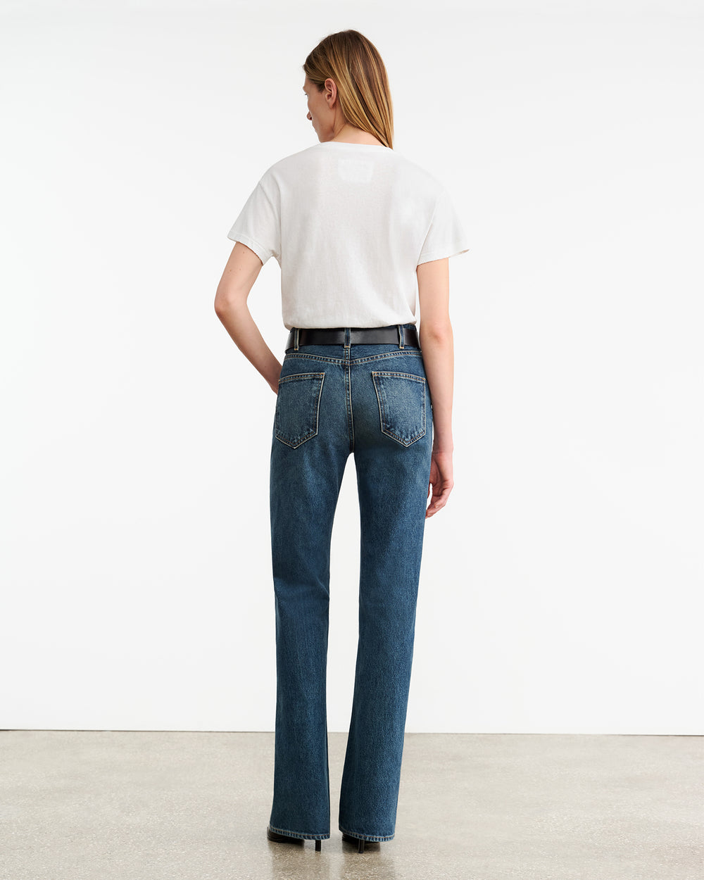 BRADY TEE IN WHITE