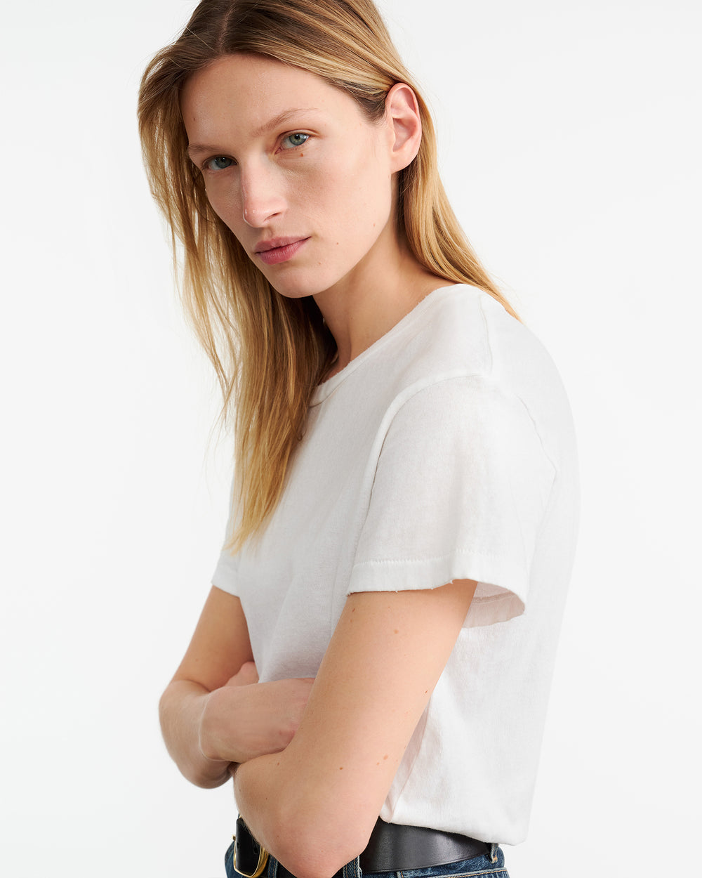 BRADY TEE IN WHITE