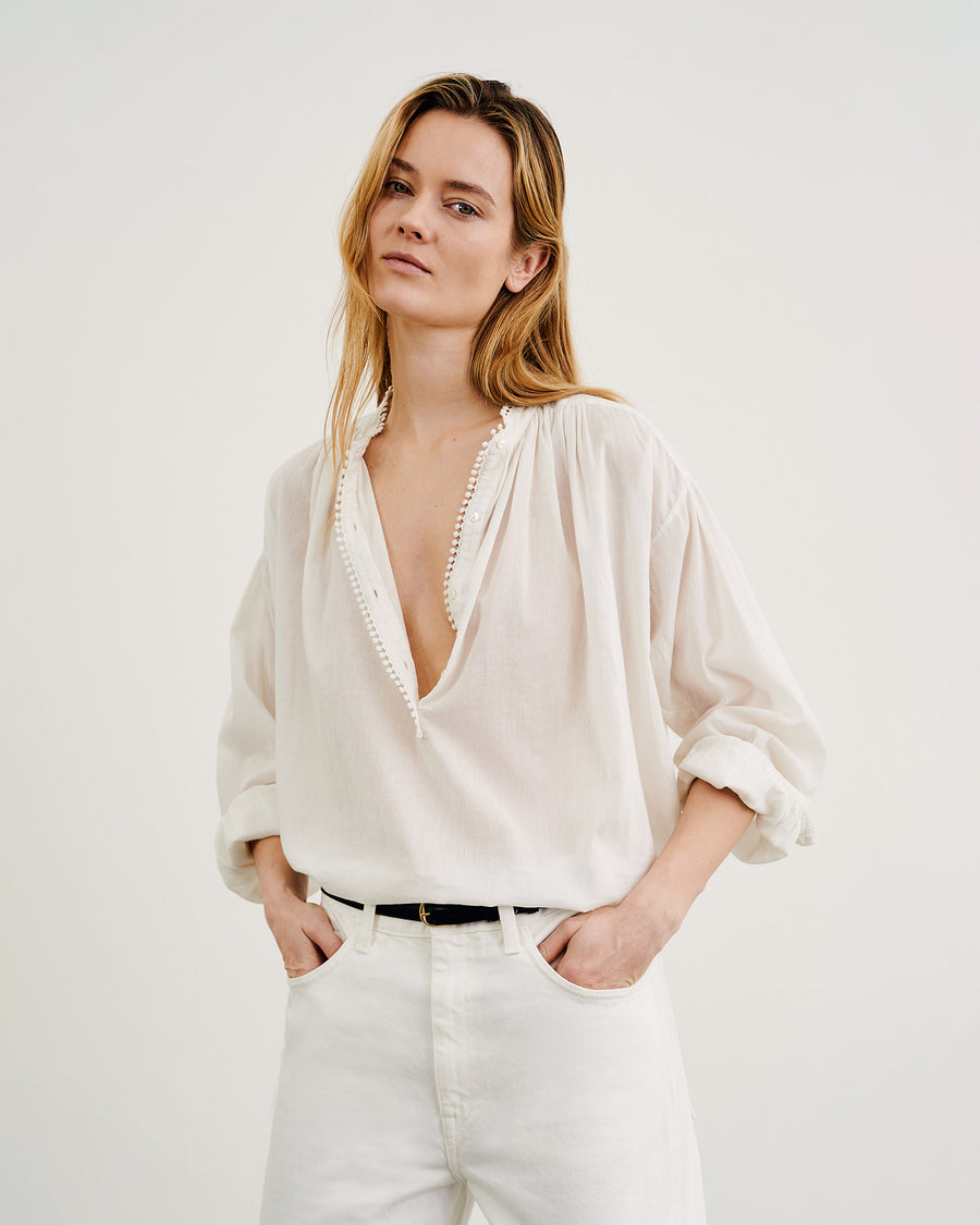 WHITE | featured: white-on-white