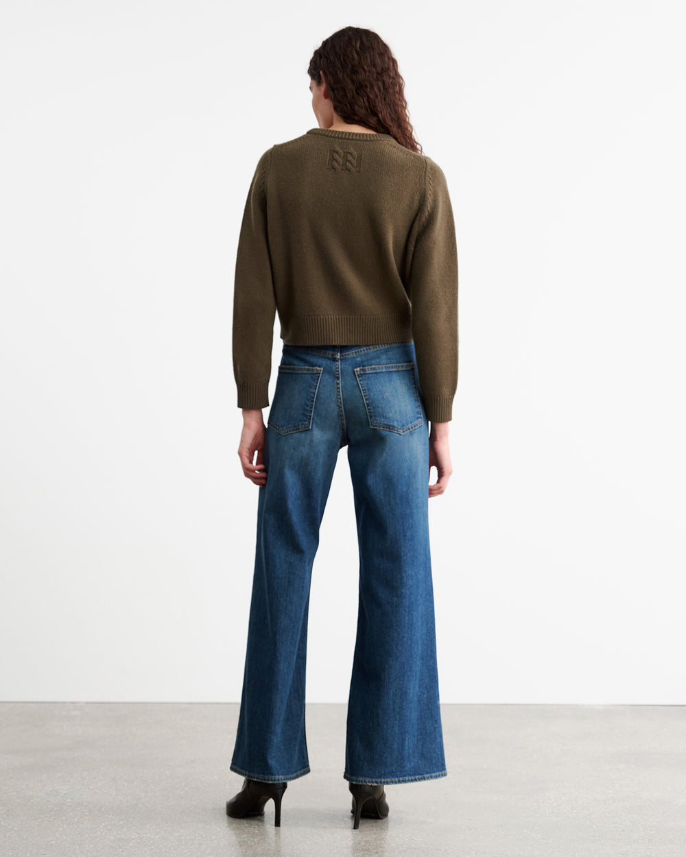 POPPY CASHMERE SWEATER IN DARK MOSS