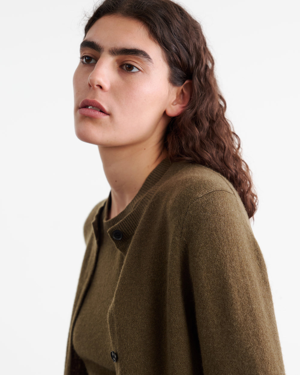 MARCH CASHMERE CARDIGAN IN DARK MOSS