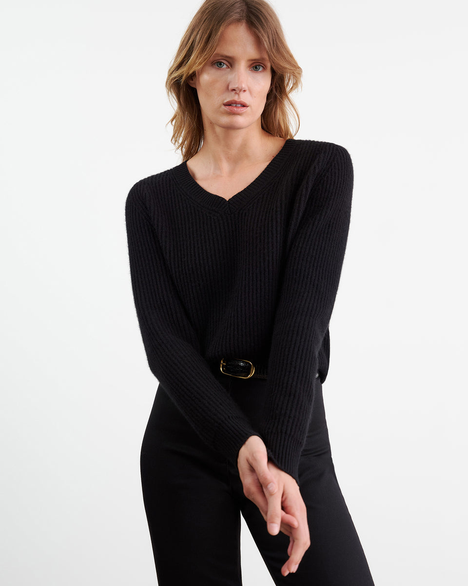 KORINA CASHMERE SWEATER IN BLACK