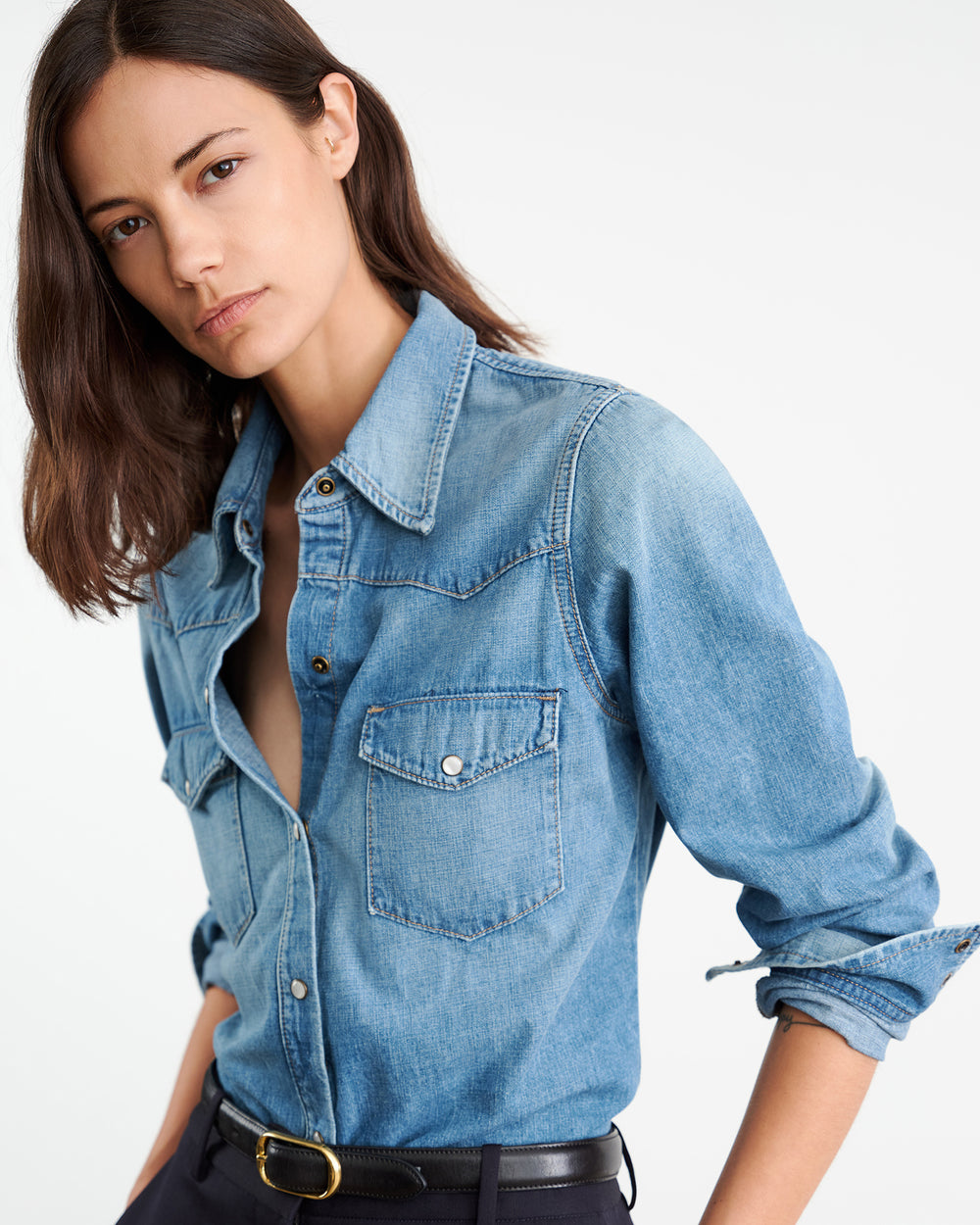 TRAVIS SHIRT IN LIGHT WASH