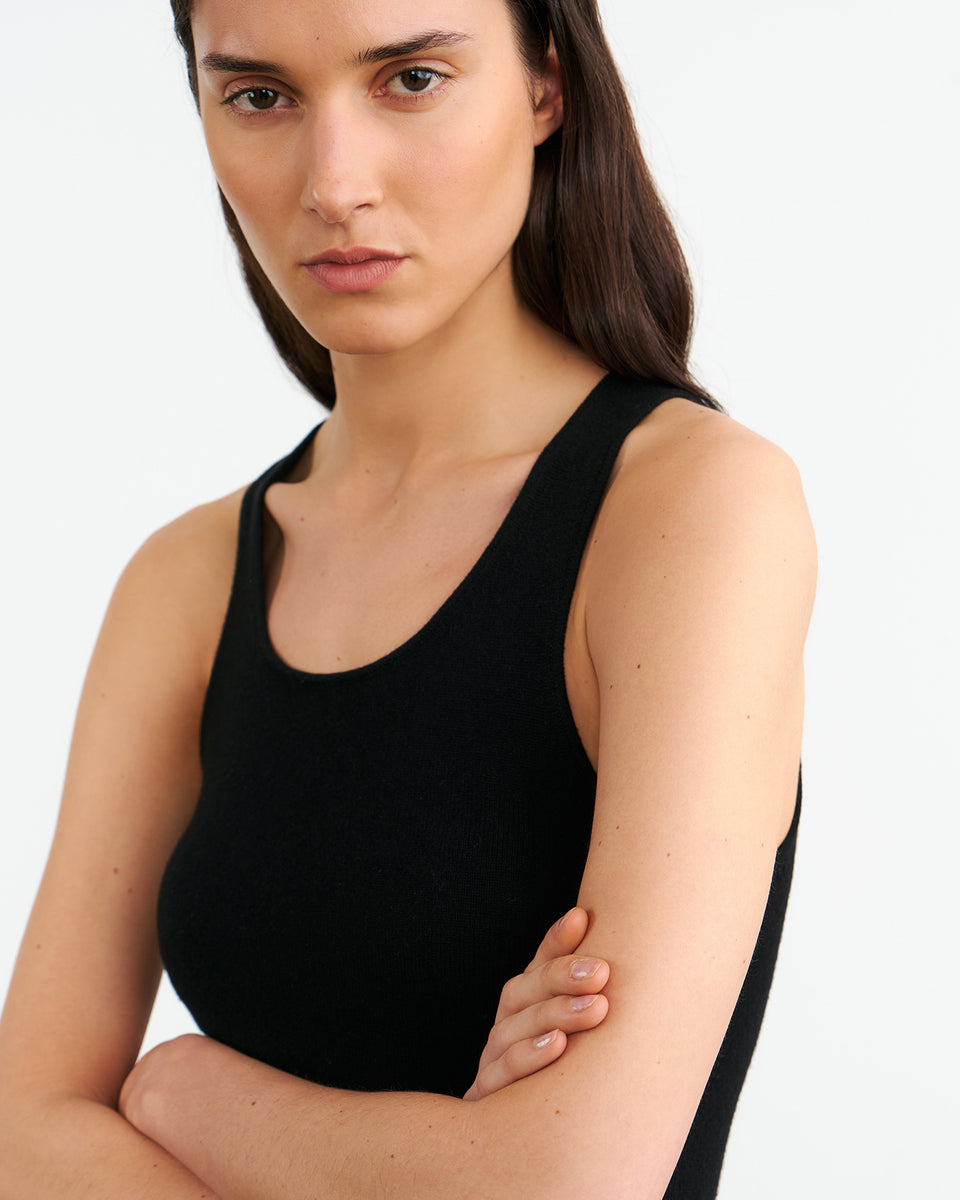 FONTAINE CASHMERE TANK IN BLACK
