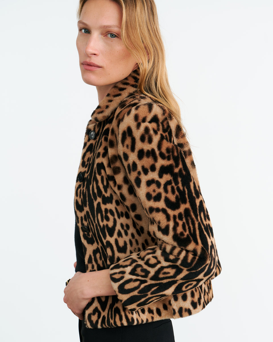 MONTMARTRE SHEARLING CROPPED JACKET IN LEOPARD PRINT